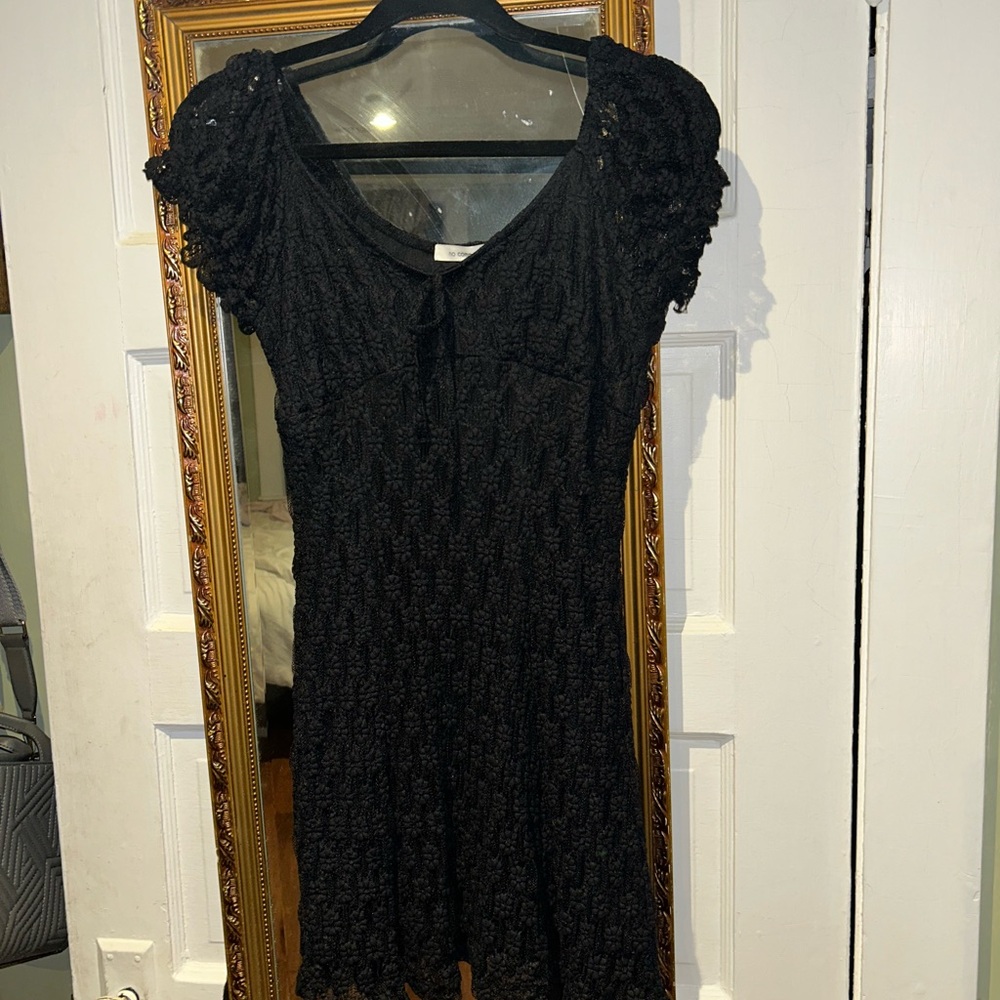 Chic Black Lace Mini Dress